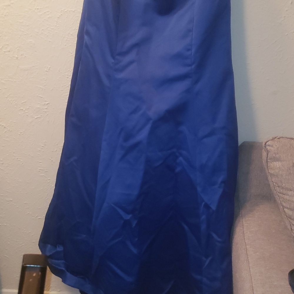 Dress - Picture 2 of 6